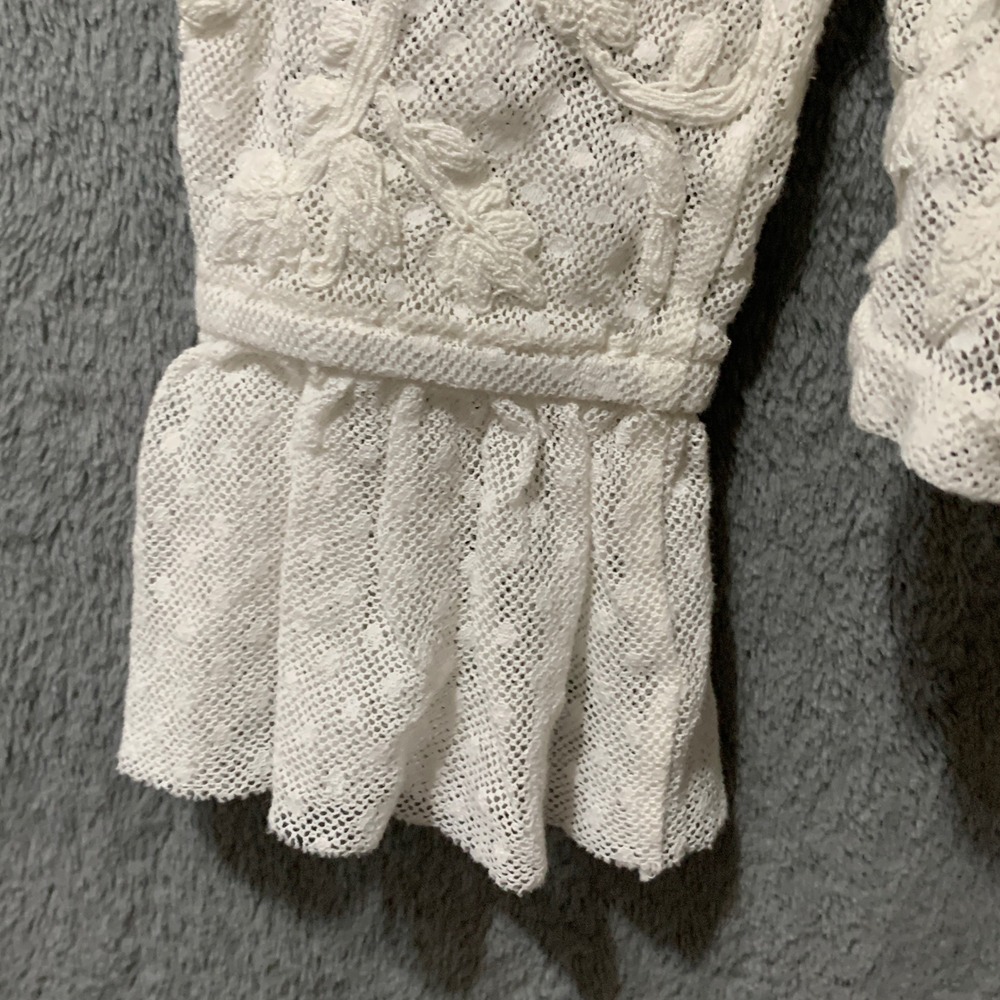 Sundance White Floral Lace Embroidered Ruffle Cuff Blouse Petite Small PS - Picture 4 of 15